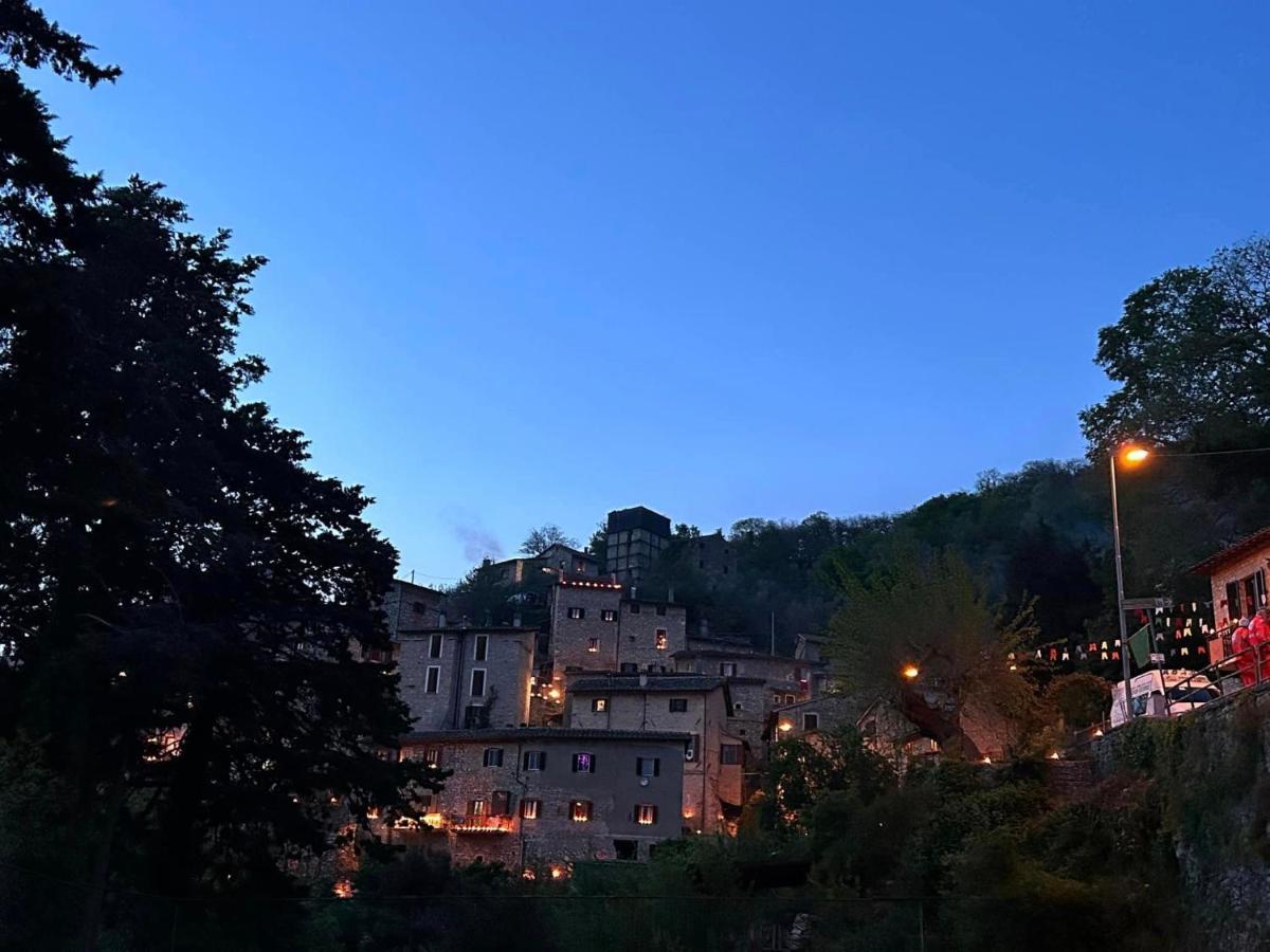Appartamento Storico A Valle San Martino Di Spoleto Exterior foto